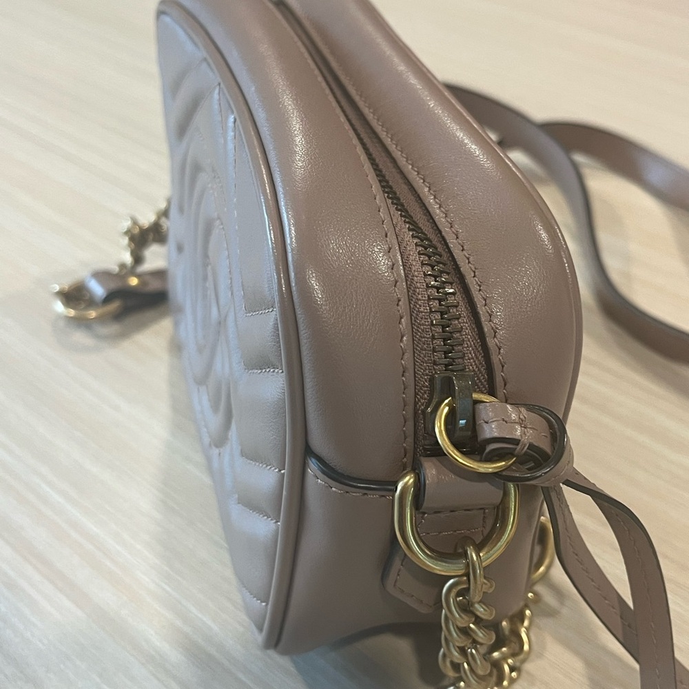 Gucci Mini GG Maramont Taupe Leather Crossbody Camera Bag - Picture 4 of 10